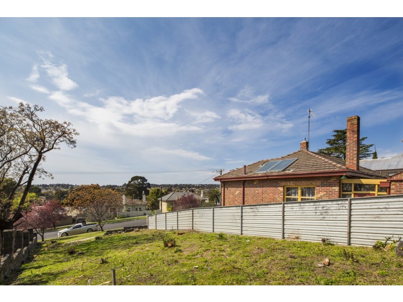 8A Echuca Street, Quarry Hill VIC 3550