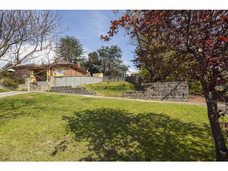 8A Echuca Street, Quarry Hill VIC 3550