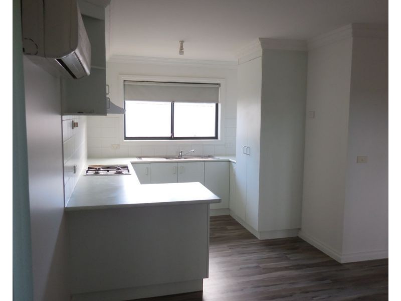 2/14 Sherwood Drive, Flora Hill VIC 3550