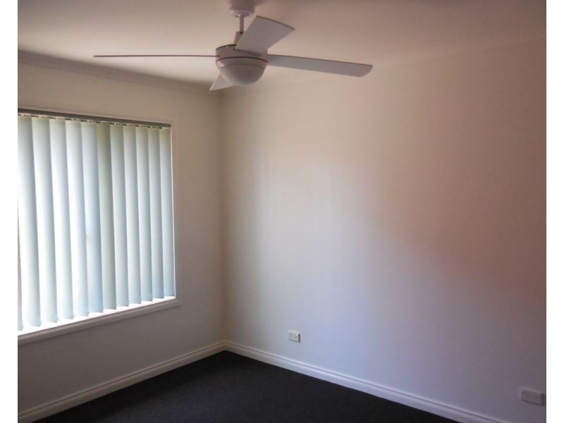 2/14 Sherwood Drive, Flora Hill VIC 3550