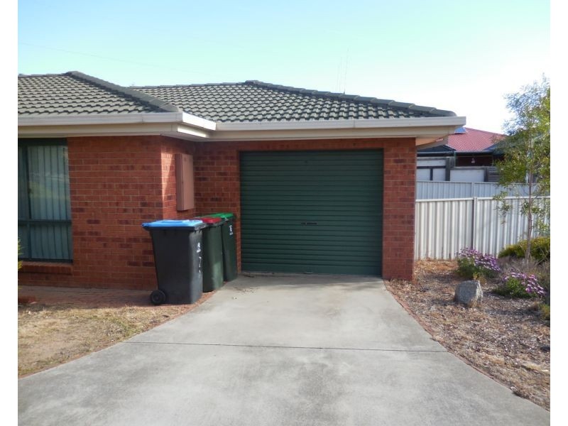 2/14 Sherwood Drive, Flora Hill VIC 3550