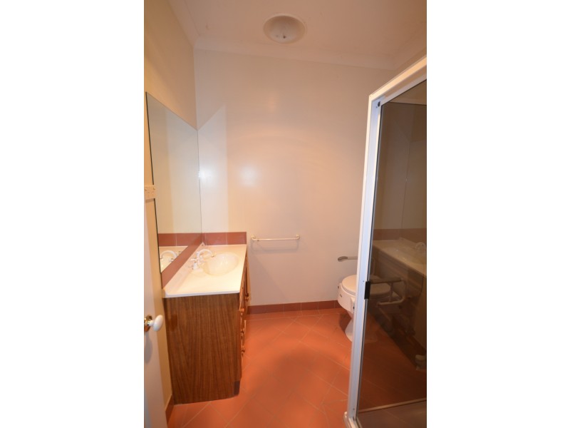 1/100 St Aidans Road, Kennington VIC 3550