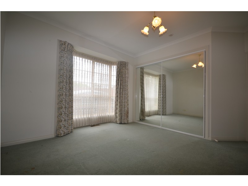 1/100 St Aidans Road, Kennington VIC 3550