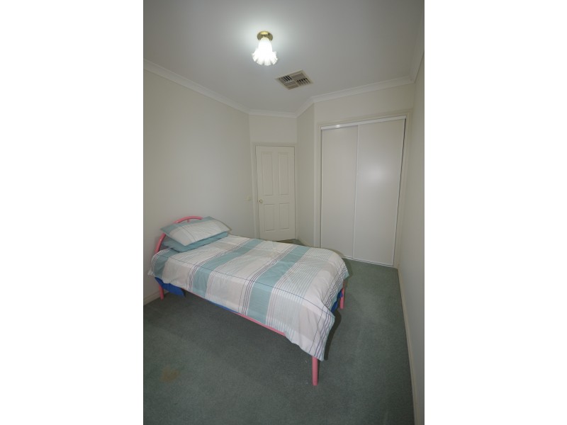 1/100 St Aidans Road, Kennington VIC 3550