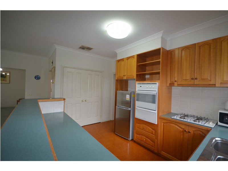 1/100 St Aidans Road, Kennington VIC 3550