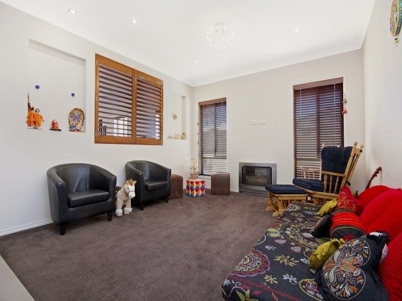 16 Topaz Avenue, White Hills VIC 3550