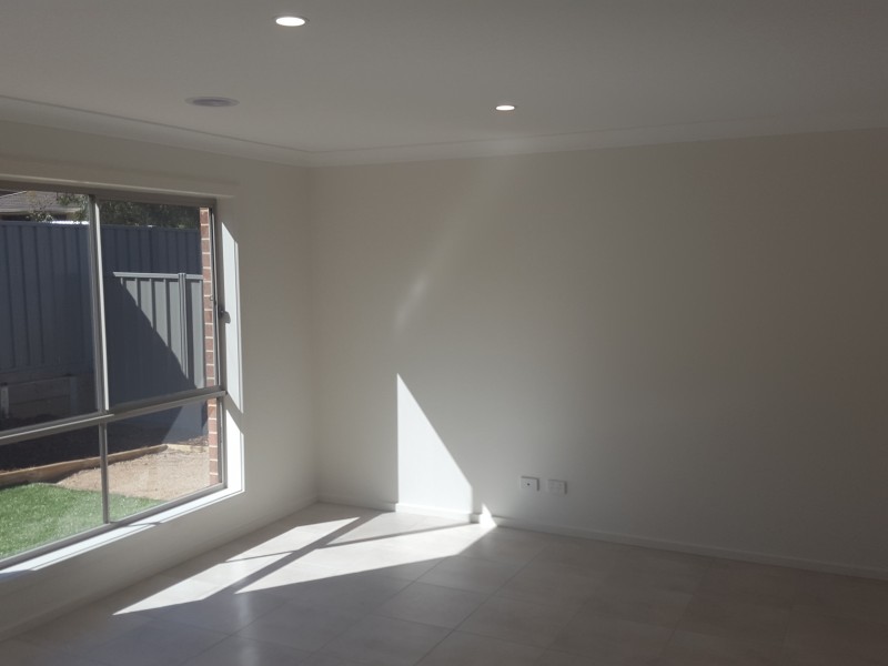 1/20A Emmett Street, Golden Square VIC 3555