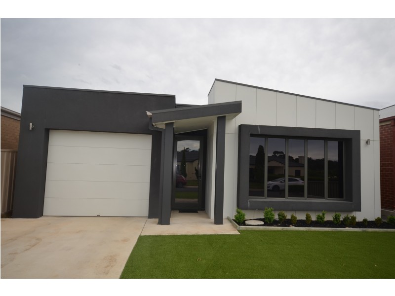 12B Maxwell Drive, Golden Square VIC 3555