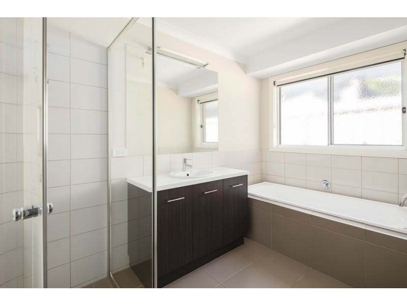 27 Grantham Terrace, Kangaroo Flat VIC 3555