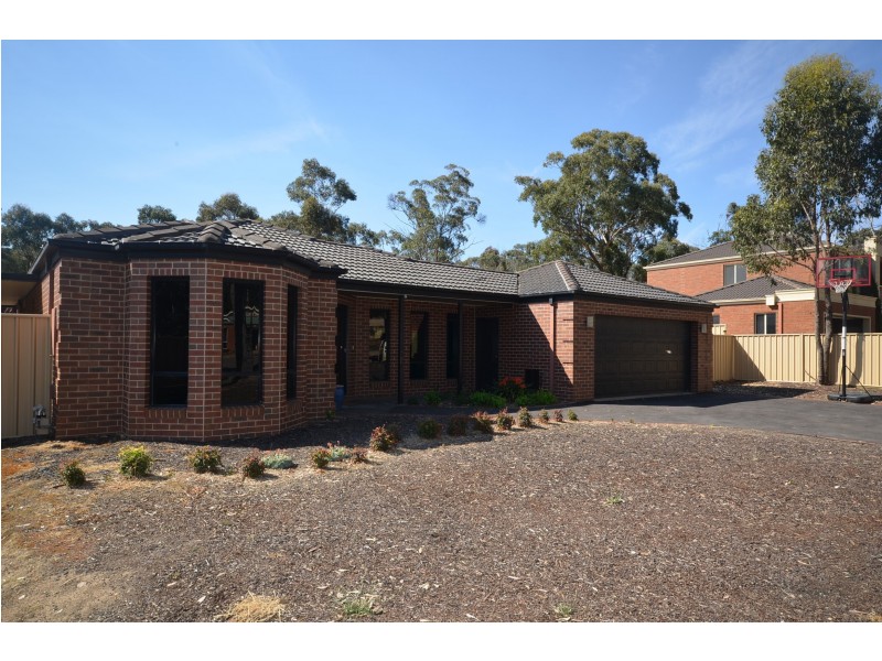 9 Bedarra Court, Maiden Gully VIC 3551