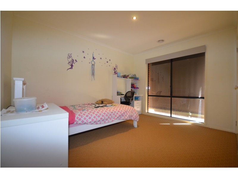 9 Bedarra Court, Maiden Gully VIC 3551