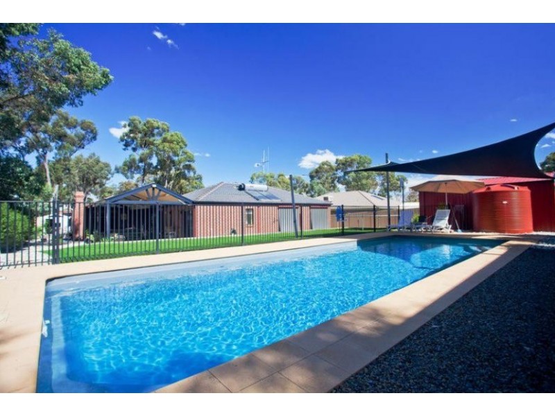 9 Bedarra Court, Maiden Gully VIC 3551