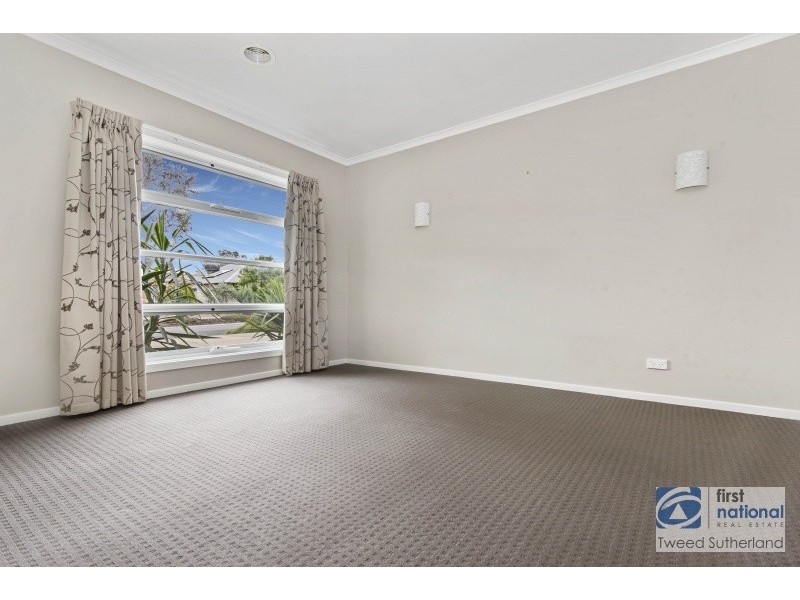 11 Barnett Drive, Kangaroo Flat VIC 3555