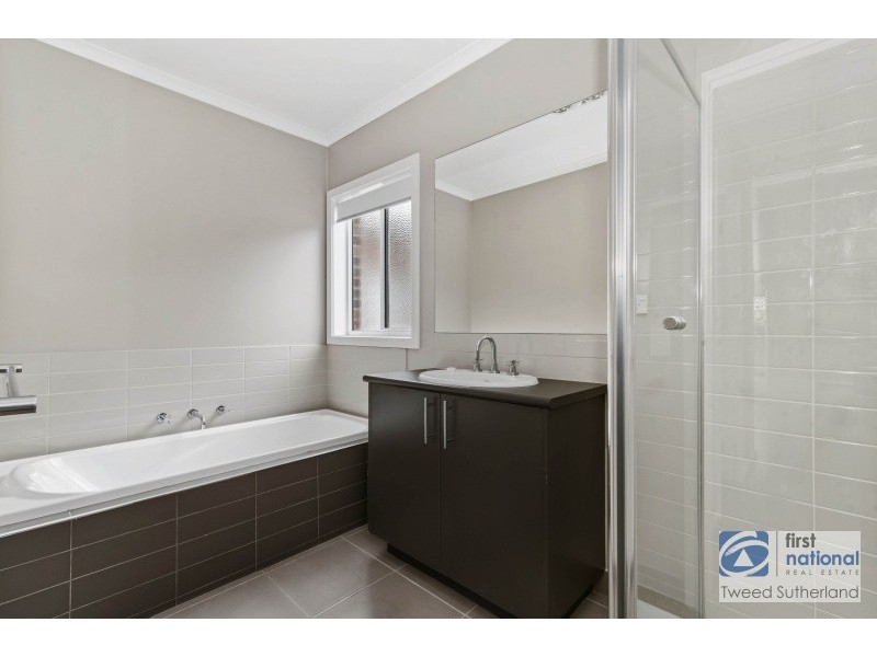 11 Barnett Drive, Kangaroo Flat VIC 3555