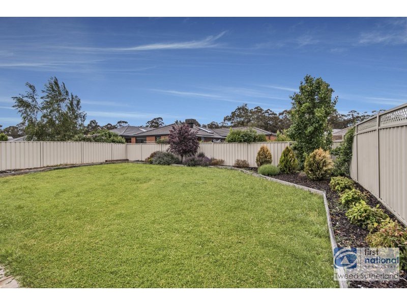 11 Barnett Drive, Kangaroo Flat VIC 3555