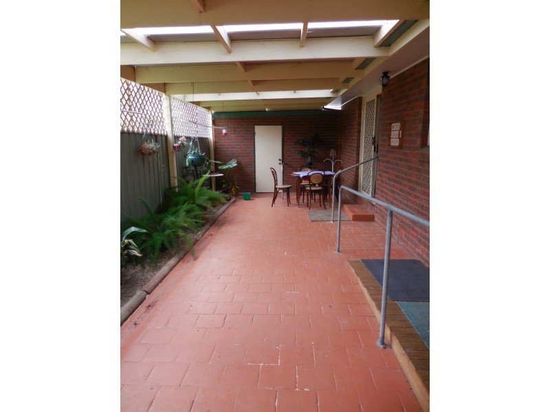9/18 Lowe Street, Kangaroo Flat VIC 3555