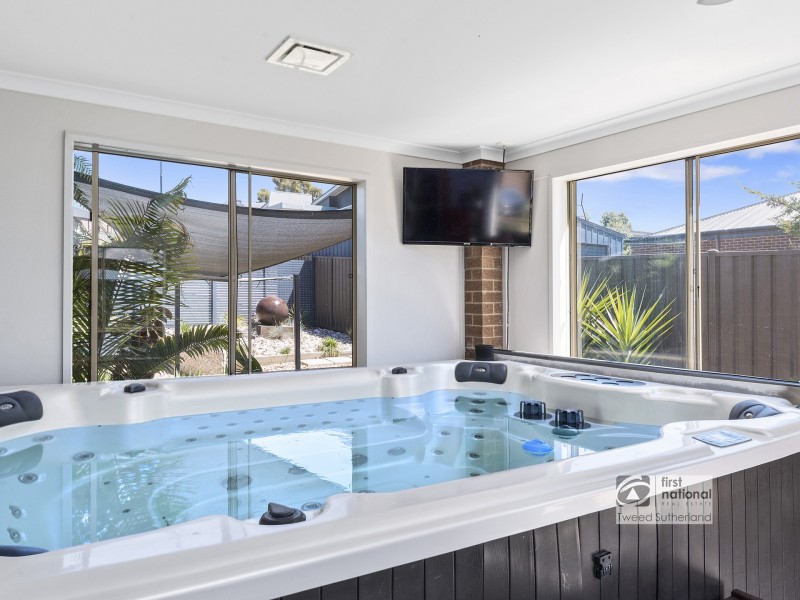 5 Valiant Court, Golden Square VIC 3555