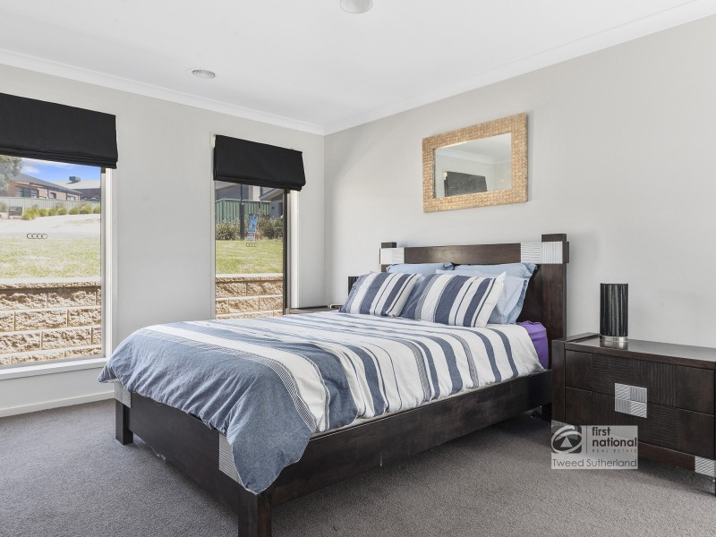 5 Valiant Court, Golden Square VIC 3555