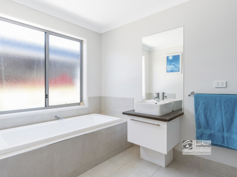 5 Valiant Court, Golden Square VIC 3555