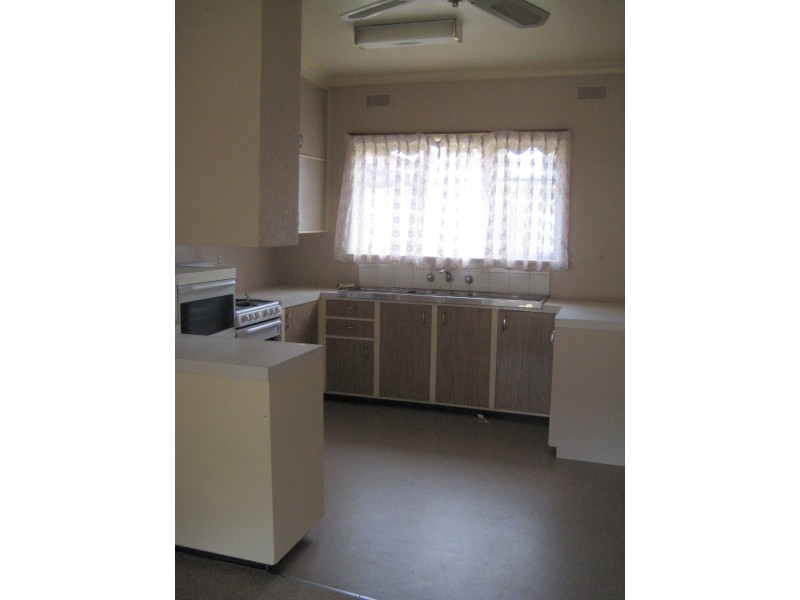 16 Raymond Avenue, Bendigo VIC 3550