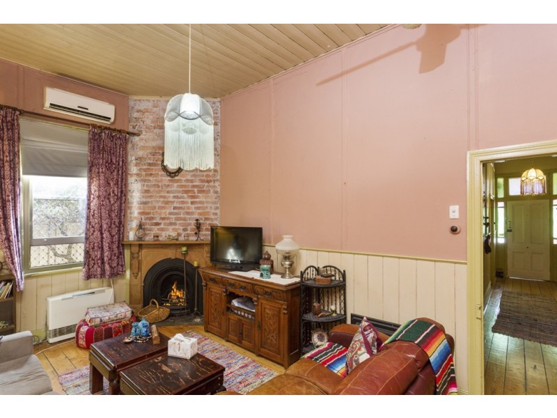 63 Gladstone Street, Quarry Hill VIC 3550