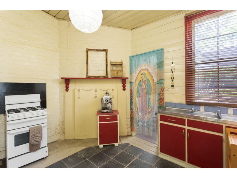 63 Gladstone Street, Quarry Hill VIC 3550