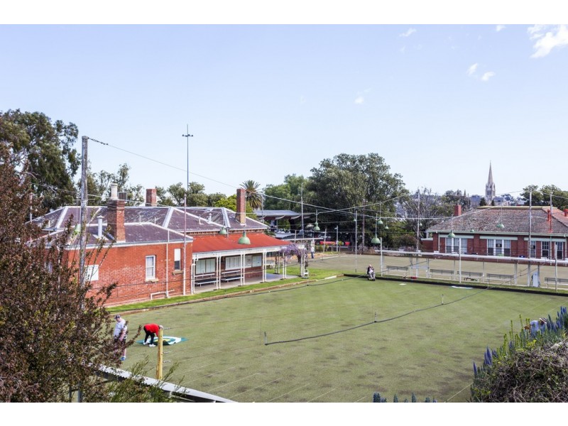 63 Gladstone Street, Quarry Hill VIC 3550