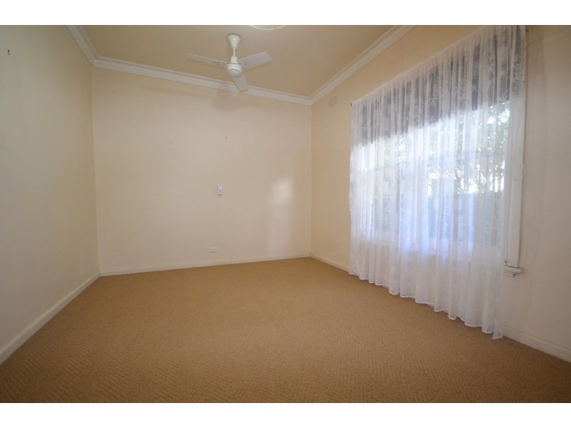 31 College Crescent, Flora Hill VIC 3550