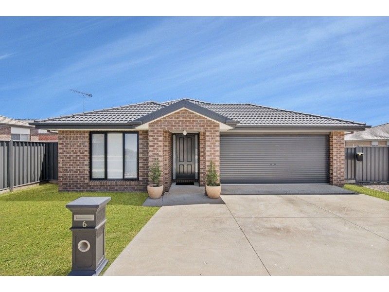 6 Peninsula Drive, Eaglehawk VIC 3556