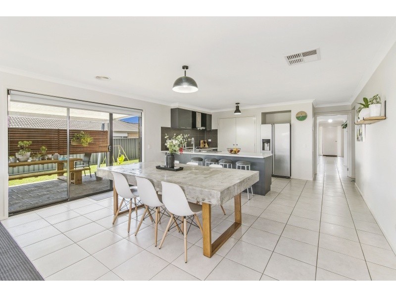 6 Peninsula Drive, Eaglehawk VIC 3556