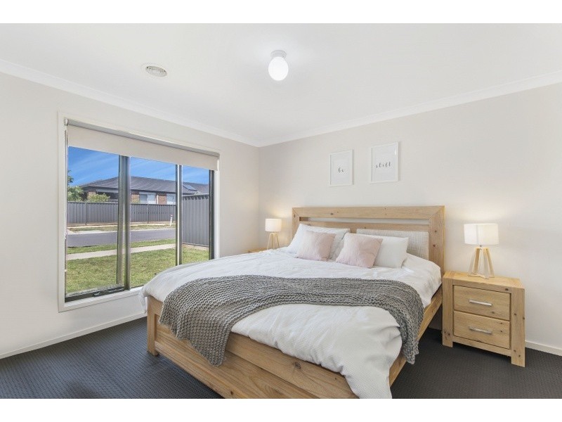 6 Peninsula Drive, Eaglehawk VIC 3556