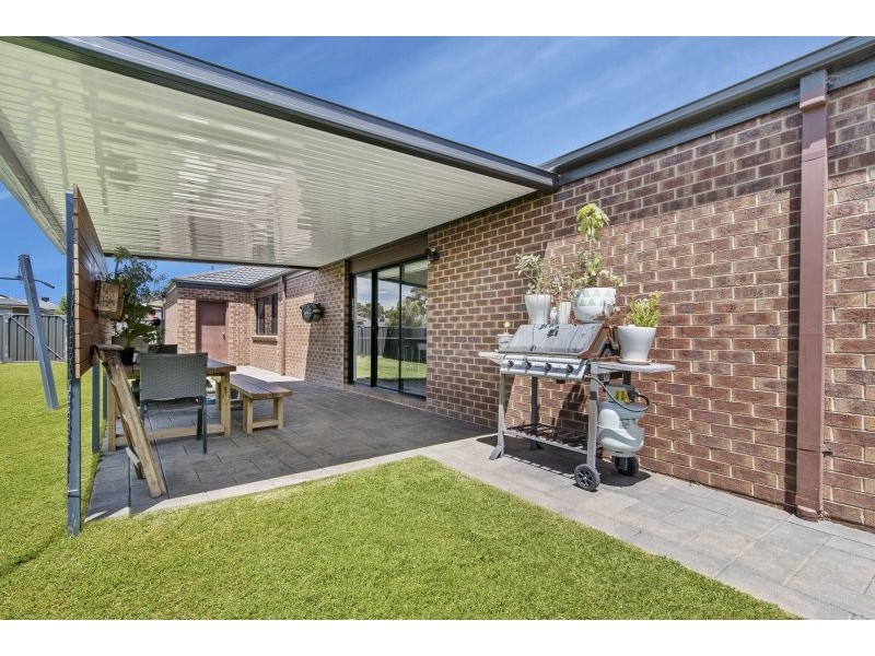 6 Peninsula Drive, Eaglehawk VIC 3556