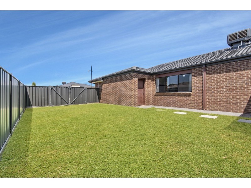 6 Peninsula Drive, Eaglehawk VIC 3556