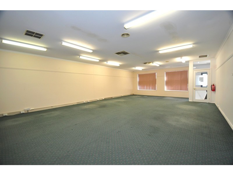 75 High Street, Kangaroo Flat VIC 3555