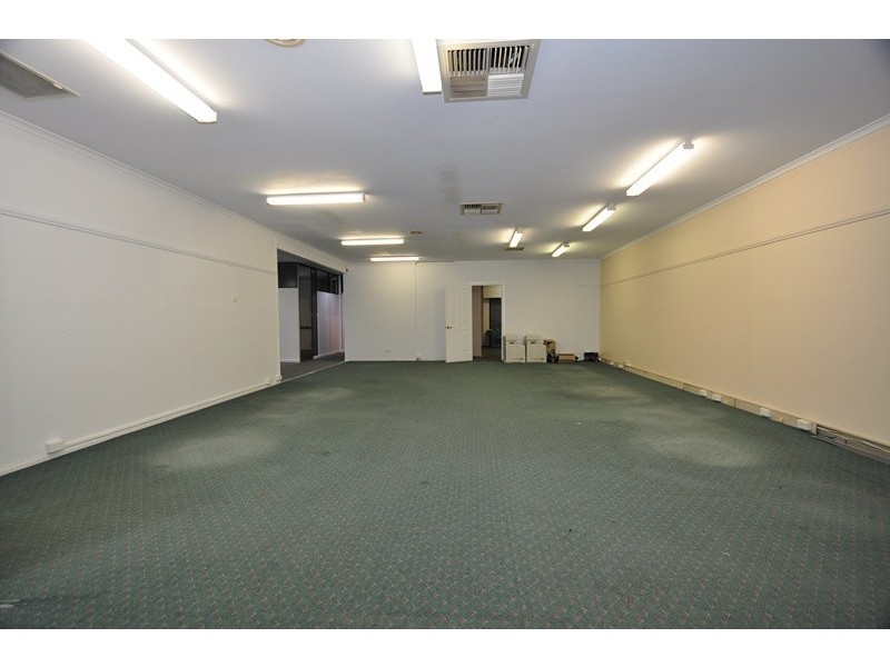 75 High Street, Kangaroo Flat VIC 3555