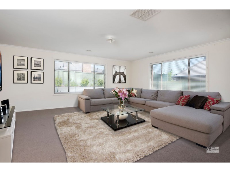 7 Rathlin Avenue, Junortoun VIC 3551