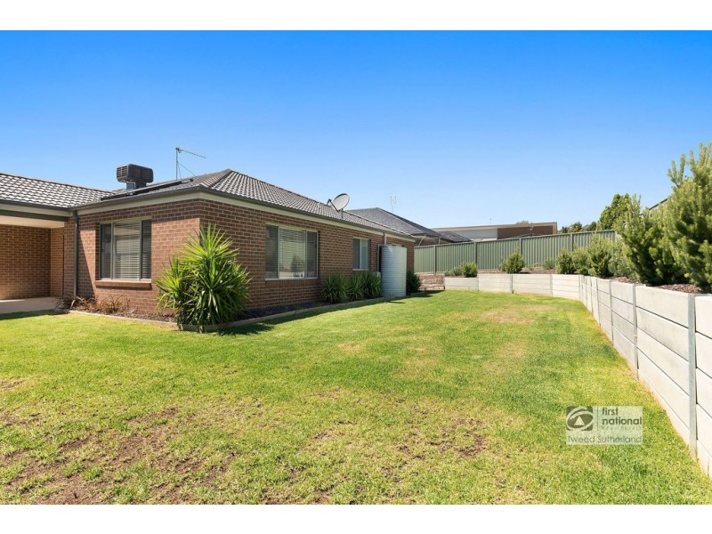 7 Rathlin Avenue, Junortoun VIC 3551
