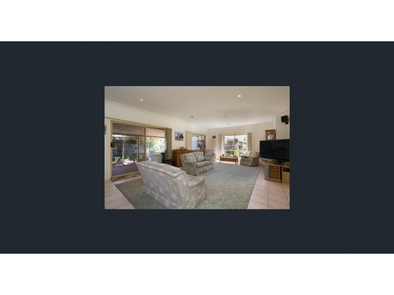 4 Broad Parade, Spring Gully VIC 3550