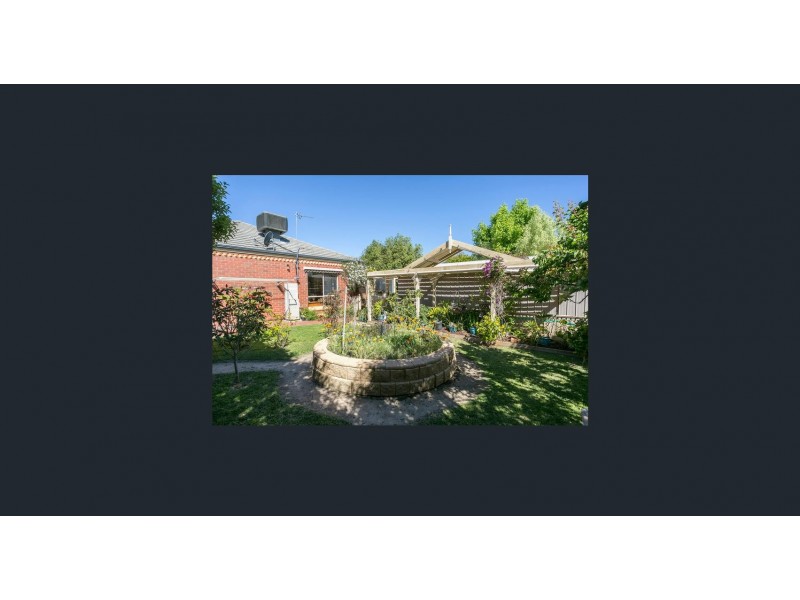 4 Broad Parade, Spring Gully VIC 3550