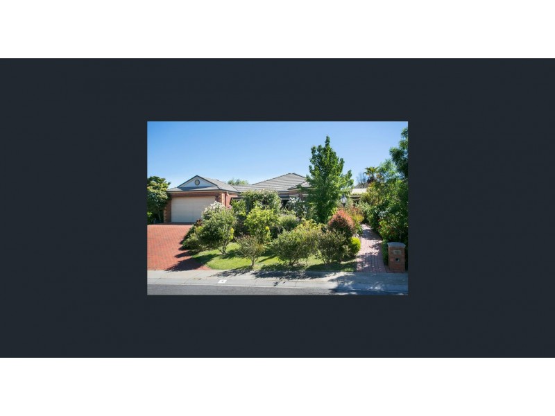 4 Broad Parade, Spring Gully VIC 3550