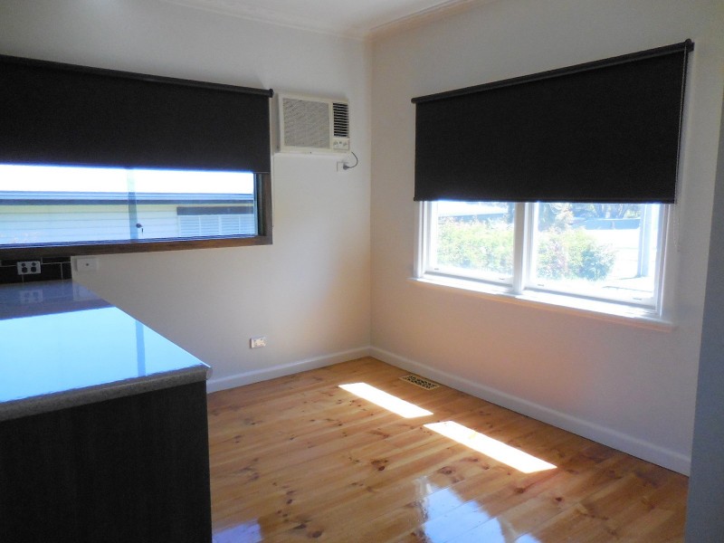 2a Leonard Avenue, Flora Hill VIC 3550