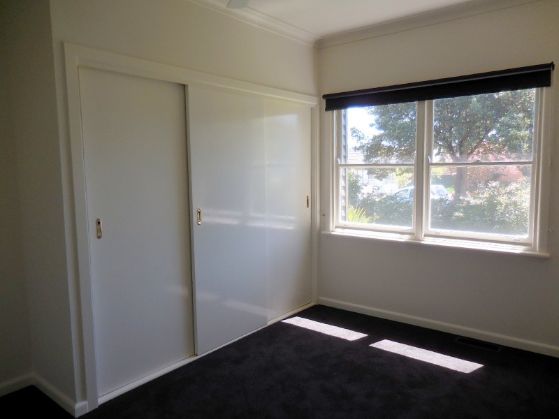 2a Leonard Avenue, Flora Hill VIC 3550