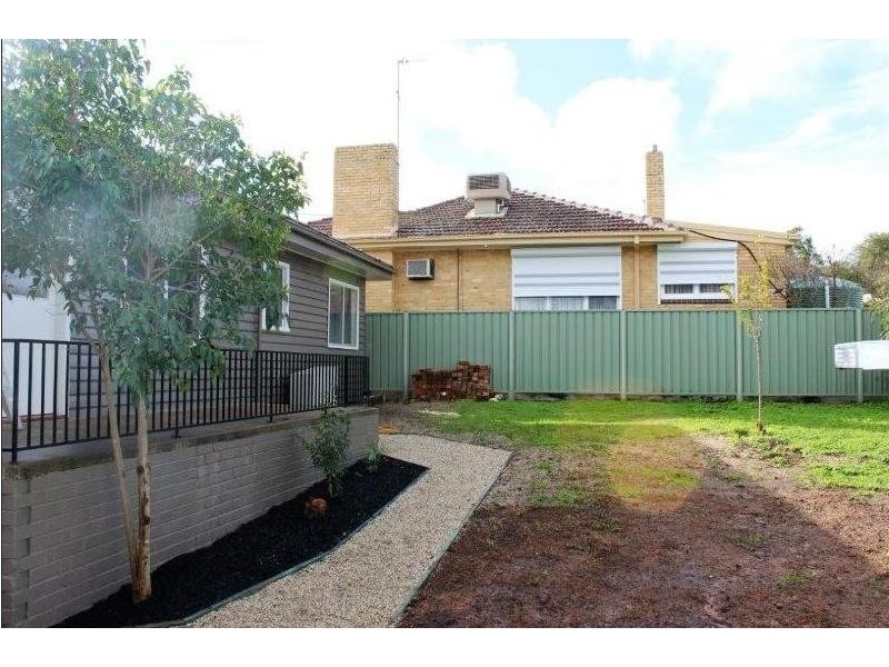 2a Leonard Avenue, Flora Hill VIC 3550