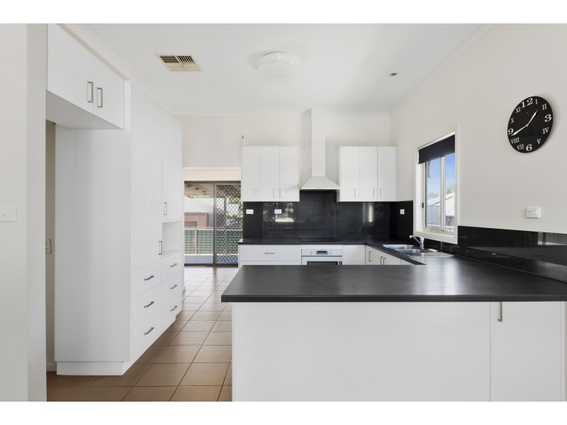 4 Booth Street, Golden Square VIC 3555