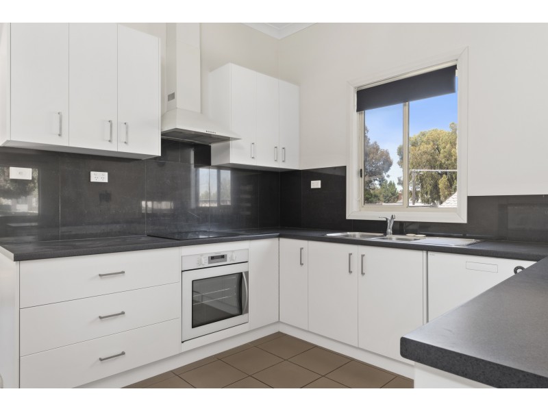 4 Booth Street, Golden Square VIC 3555