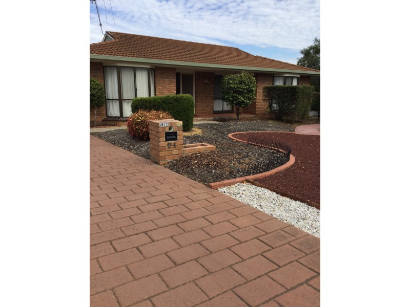 2/21 Mayfield Parade, Strathdale VIC 3550