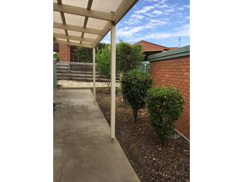 2/21 Mayfield Parade, Strathdale VIC 3550