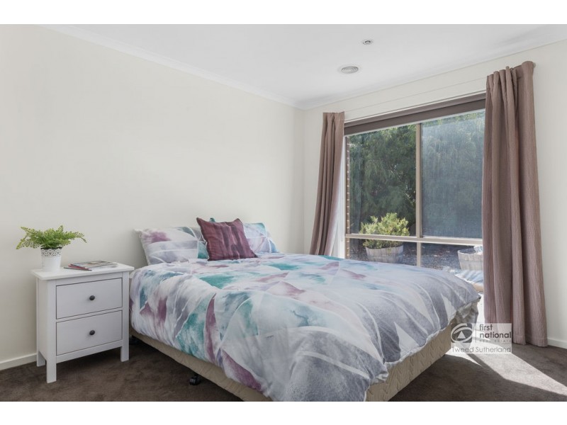 6 Emerald Avenue, White Hills VIC 3550