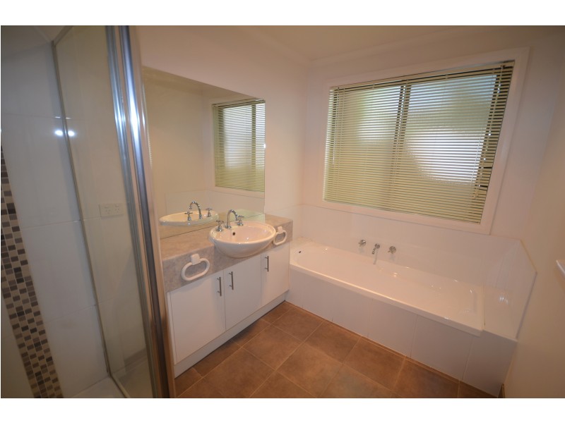 2/19 Prouses Road, North Bendigo VIC 3550