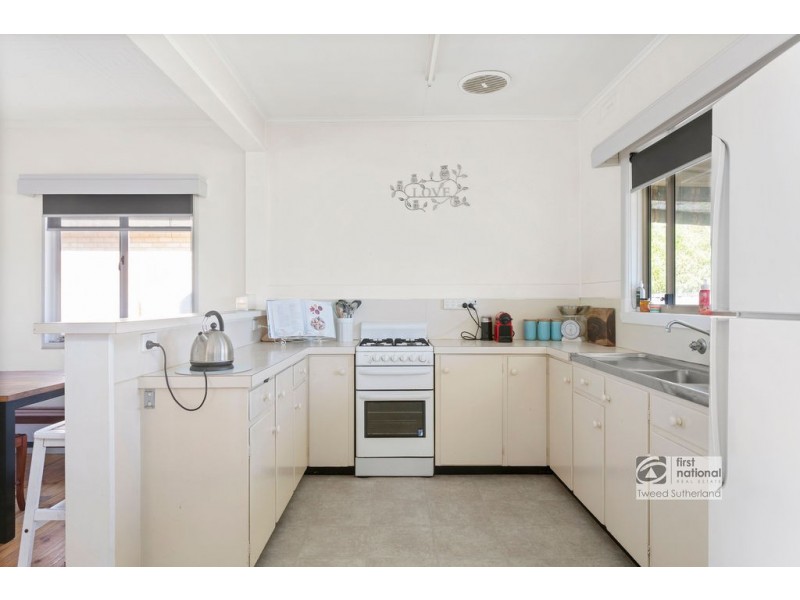 29 Clarence Avenue, Kennington VIC 3550